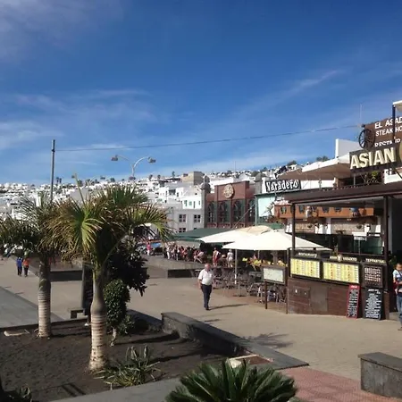 Puerto del Carmen Villa Sleeps 5 *